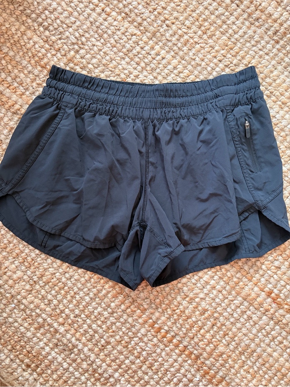 Lululemon Tracker Short Size 12